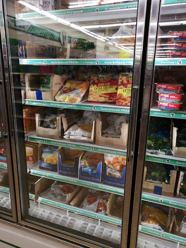 Dollar Store «Dollar Tree», reviews and photos, 918 E New York St #130, Aurora, IL 60505, USA