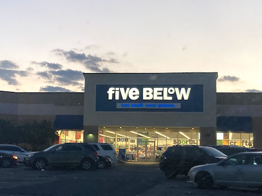 Variety Store «Five Below», reviews and photos, 3269 Donnell Dr, District Heights, MD 20747, USA