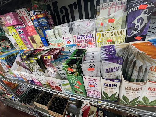 Tobacco Shop «Tobacco Barn», reviews and photos, 1906 N Frazier St, Conroe, TX 77301, USA