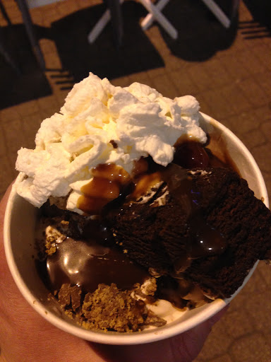 Frozen Yogurt Shop «Peachwave Frozen Yogurt & Gelato», reviews and photos, 6 W 8th St, Holland, MI 49423, USA