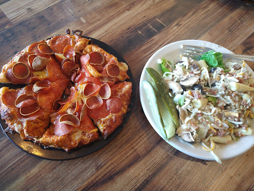 Pizza Restaurant «Round Table Pizza», reviews and photos, 5500 Olympic Dr NW, Gig Harbor, WA 98335, USA