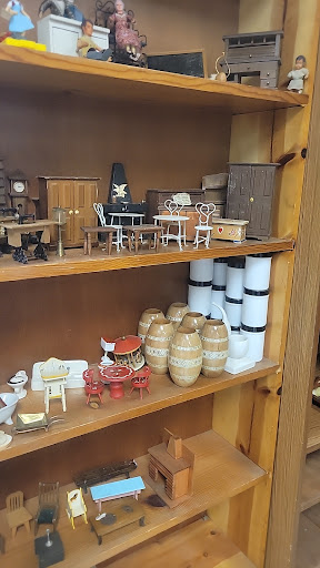 Antique Store «The Antique & Thrift Shop», reviews and photos, 100 Sunrise Hwy, Valley Stream, NY 11581, USA