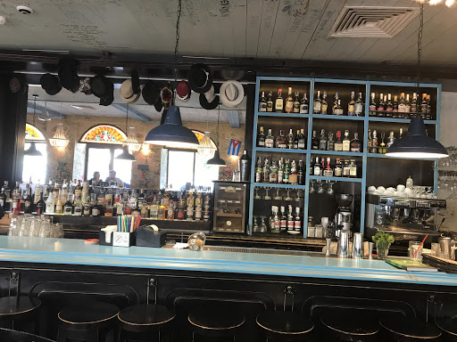 EscoBar. Cuban restaurante y Escondido bar