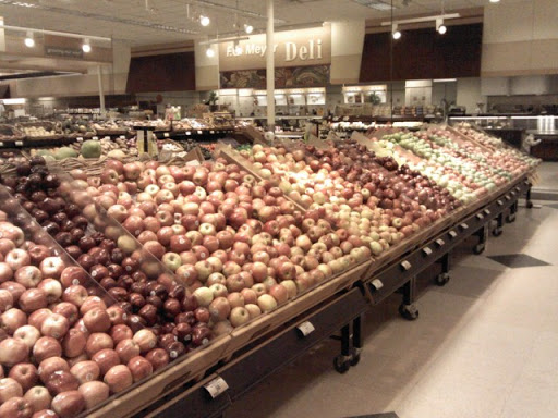 Grocery Store «Fred Meyer», reviews and photos, 14300 1st Avenue South, Burien, WA 98168, USA