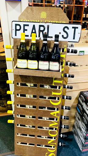 Liquor Store «Warehouse Wine & Liquor», reviews and photos, 113 Mill Plain Rd #6, Danbury, CT 06811, USA