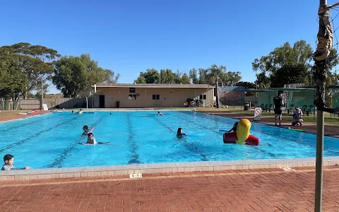 Hyden Swimming Pool image