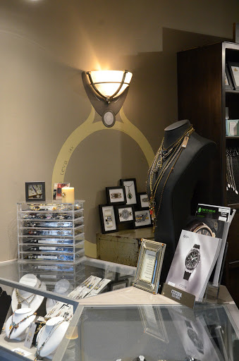 Jewelry Store «Williams Diamond Center», reviews and photos, 2823 London Rd # 4, Eau Claire, WI 54701, USA