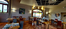 Atmosphère du Restaurant français Restaurant Les Sarments à Arnas - n°9