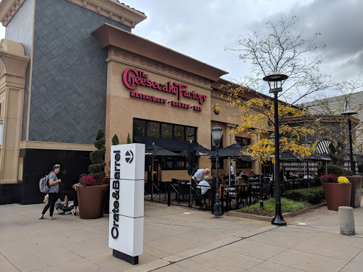 Shopping Mall «Ross Park Mall», reviews and photos, 1000 Ross Park Mall Dr, Pittsburgh, PA 15237, USA