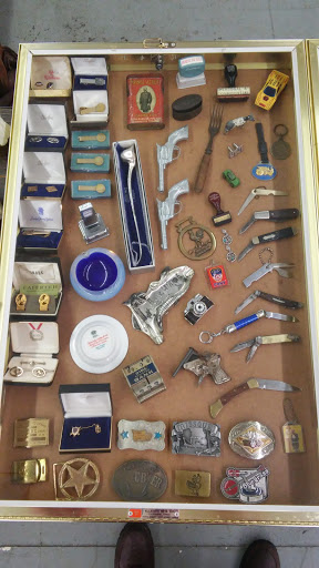 Flea Market «Streetsboro Flea Market - Furniture, Antiques, Collectibles», reviews and photos, 1513 Streetsboro Rd, Streetsboro, OH 44241, USA