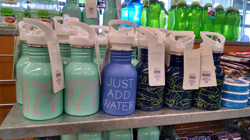 Clothing Store «Old Navy», reviews and photos, 977 Valley Rd, Gillette, NJ 07933, USA