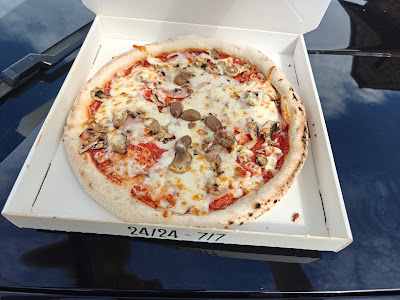 Storig kaschte - distributeur de pizza à Gries