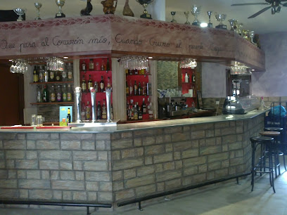 Bar Toledana - C. Mayor, 20, 40352 Lastras de Cuéllar, Segovia, Spain