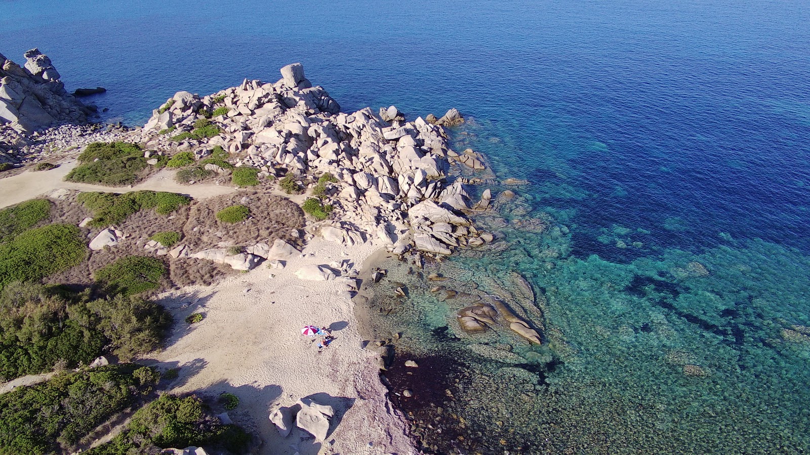 Spiaggia Cala Burroni的照片 带有直岸