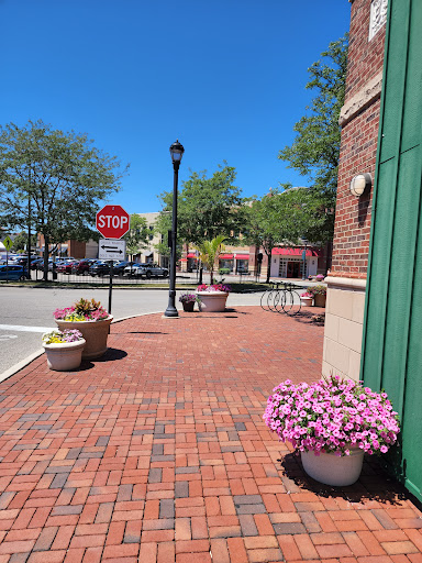 Shopping Mall «Legacy Village», reviews and photos, 25001 Cedar Rd, Lyndhurst, OH 44124, USA