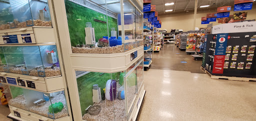 Pet Supply Store «PetSmart», reviews and photos, 17585 Southcenter Pkwy, Tukwila, WA 98188, USA