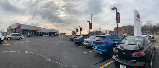 Used Car Dealer «St. Charles Toyota Certified Pre-Owned Center», reviews and photos, 1845 E Main St, St Charles, IL 60174, USA