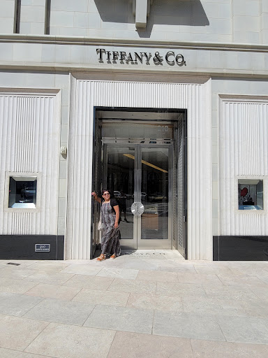 Jewelry Store «Tiffany & Co.», reviews and photos, 210 N Rodeo Dr, Beverly Hills, CA 90210, USA