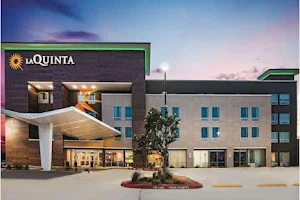 La Quinta Inn & Suites by Wyndham McAllen La Plaza Mall image