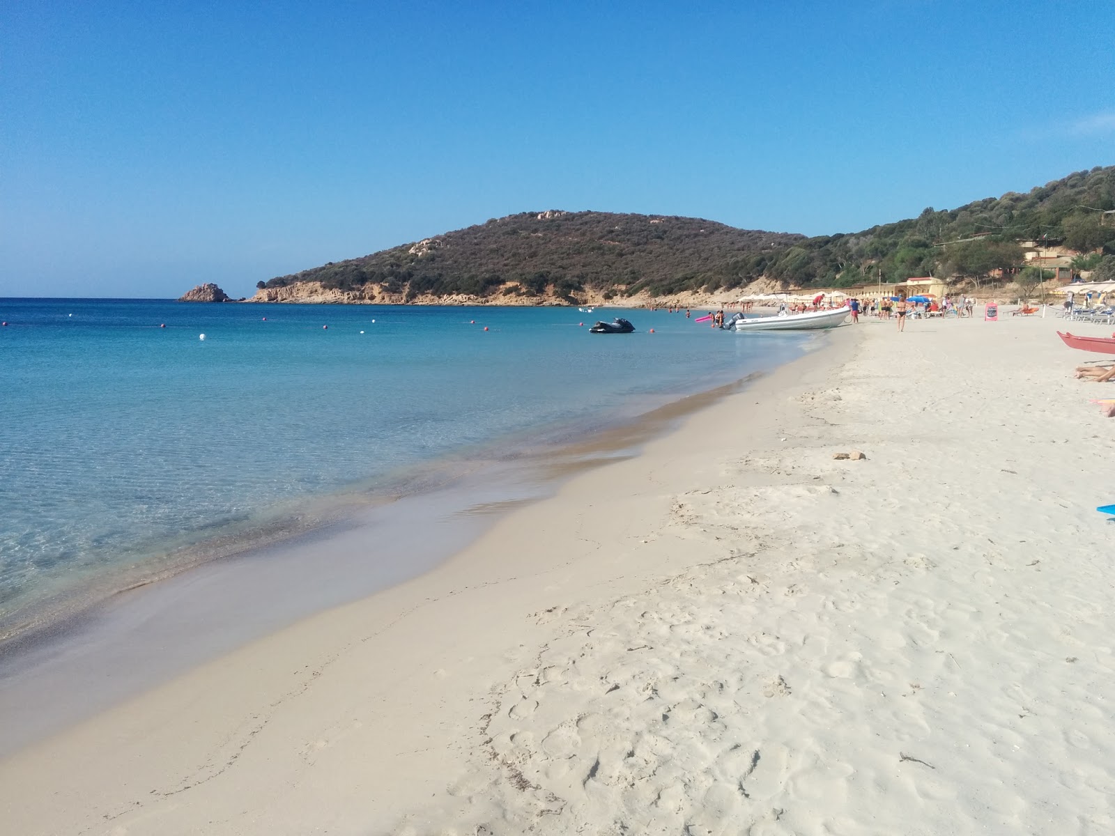 Φωτογραφία του Porto Tramatzu με φωτεινή λεπτή άμμο επιφάνεια