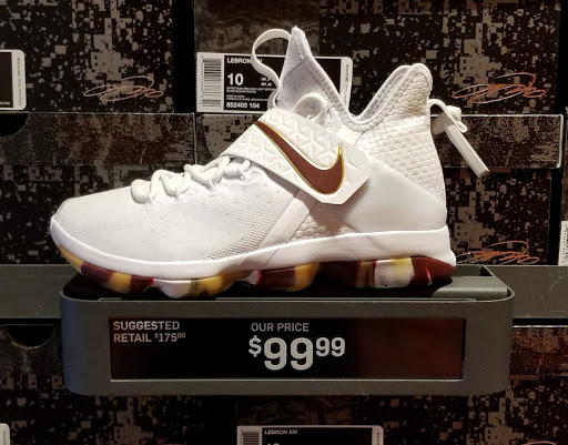 Clothing Store «Nike Factory Store», reviews and photos, 603 Stanley K Tanger Dr, Lancaster, PA 17602, USA