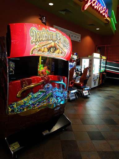 Movie Theater «Regal Cinemas Streets of Indian Lake 16 & IMAX», reviews and photos, 300 Indian Lake Blvd, Hendersonville, TN 37075, USA