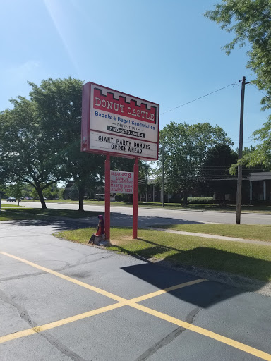 Donut Shop «Donut Castle», reviews and photos, 11831 E 13 Mile Rd, Warren, MI 48093, USA