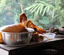Warung Babi Guling Men Lari photo