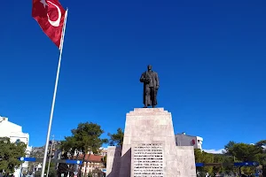 Atatürk monument image
