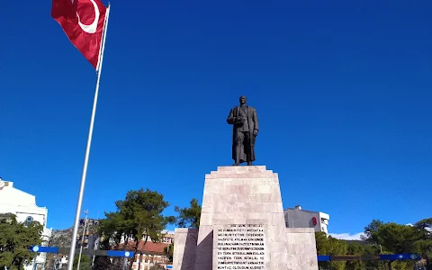 Atatürk monument image