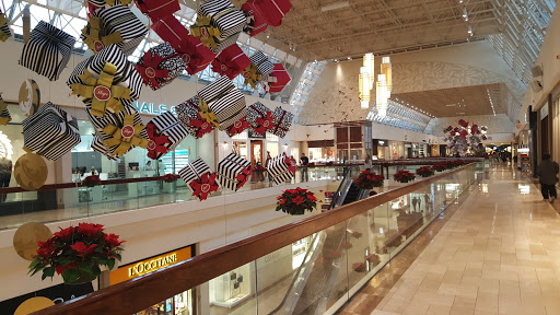 Shopping Mall «The Shops at Chestnut Hill», reviews and photos, 199 Boylston St, Chestnut Hill, MA 02467, USA