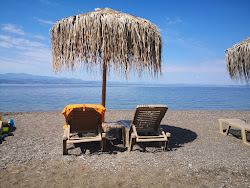 Foto von Amarynthos beach und die siedlung