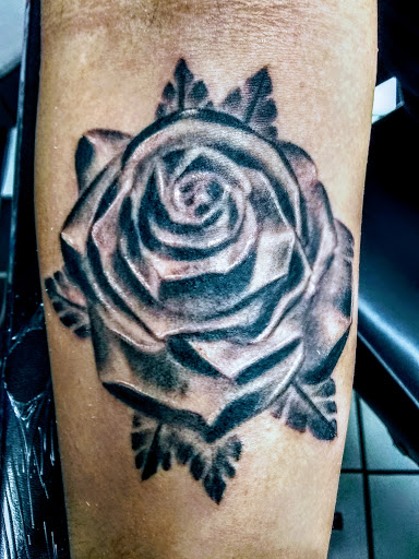 Tattoo Shop «Xtreme Piercing & Tattoo Shop», reviews and photos, 6301 NW Loop 410, San Antonio, TX 78238, USA