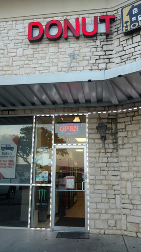 Donut Shop «Donut House», reviews and photos, 515 S Carrier Pkwy, Grand Prairie, TX 75051, USA