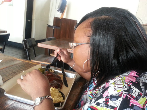 Restaurant «Deep Run Roadhouse - VCU/Laurel St.», reviews and photos, 309 N Laurel St, Richmond, VA 23220, USA