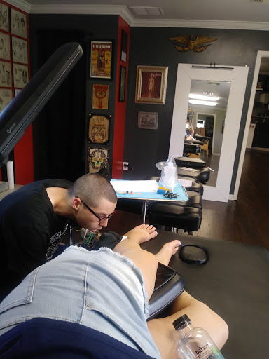 Tattoo Shop «Atlantis Tattoo & Gallery», reviews and photos, 1344 Malabar Rd SE, Palm Bay, FL 32907, USA