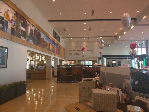Toyota Dealer «Larry H. Miller Toyota Peoria», reviews and photos, 8633 W Bell Rd, Peoria, AZ 85382, USA