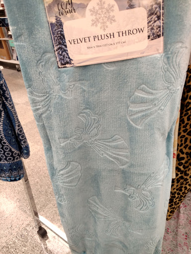 Clothing Store «Ross Dress for Less», reviews and photos, 10700 MacArthur Blvd, Oakland, CA 94605, USA