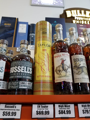 Liquor Store «Liquor Warehouse Syracuse», reviews and photos, 814 N State St, Syracuse, NY 13208, USA