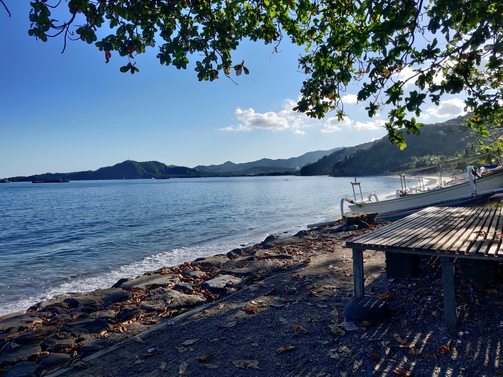 Foto de Buitan Beach y el asentamiento