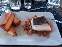 Bar du Restaurant français Restaurant Les Pieds dans l'Eau à La Flotte - n°4