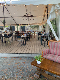 Atmosphère du Restaurant Les Tontons Flingués - La Guinguette à Coutras - n°9