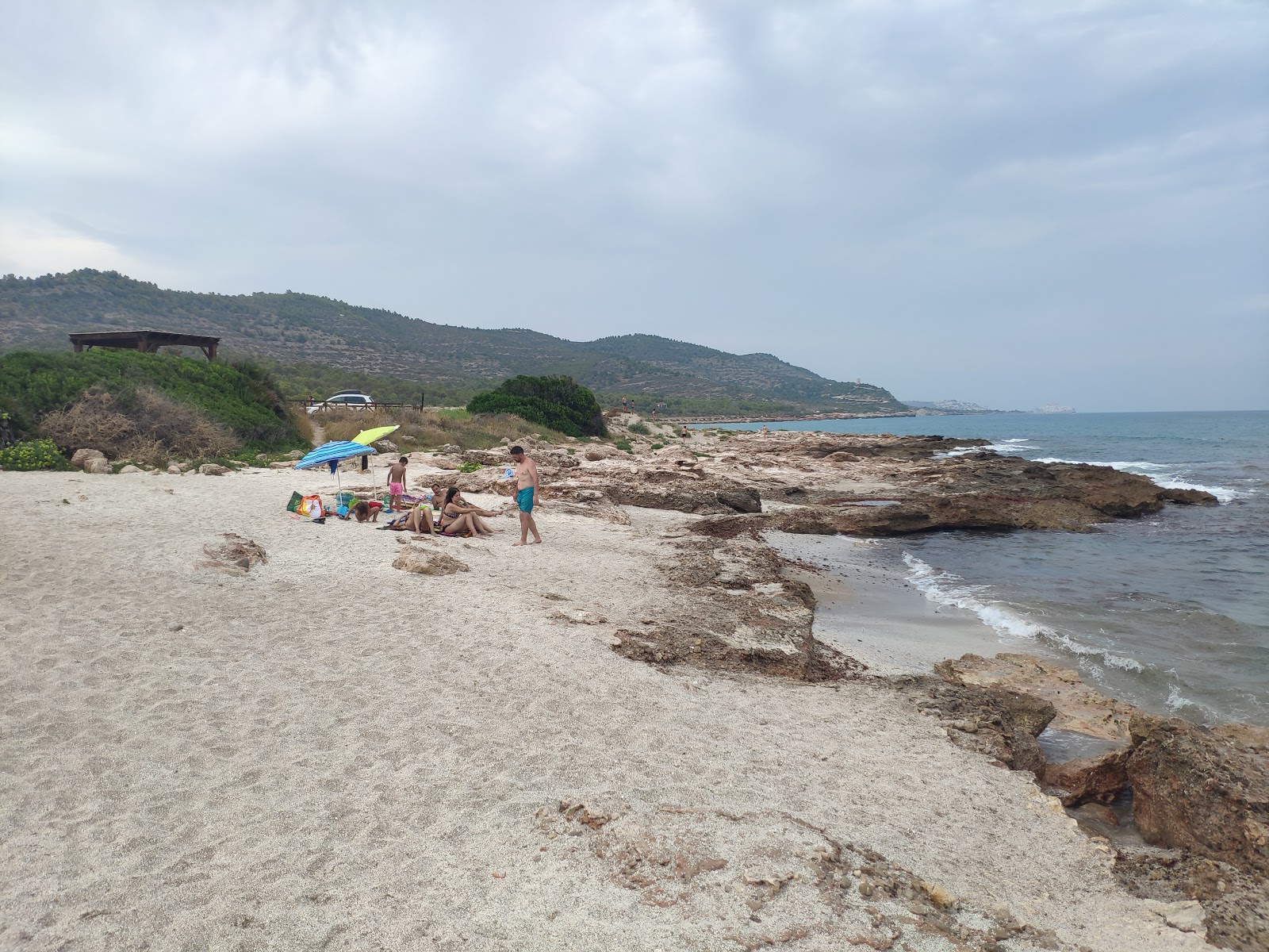 Platja del Pebret 2'in fotoğrafı turkuaz saf su yüzey ile