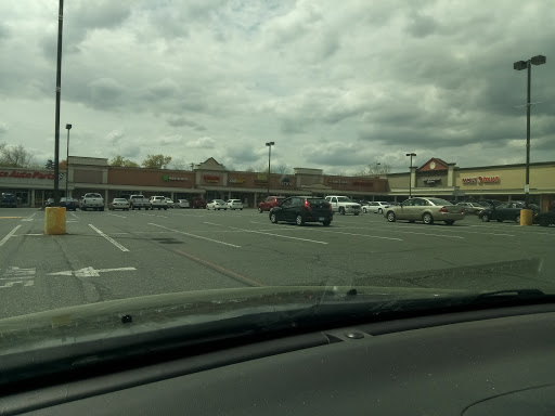 Shopping Mall «Fredericksburg Shopping Center», reviews and photos, 519 Jefferson Davis Hwy, Fredericksburg, VA 22401, USA