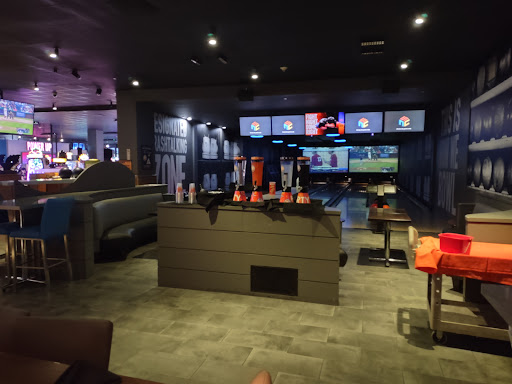 Shopping Mall «The Mall at The Source», reviews and photos, 1504 Old Country Rd, Westbury, NY 11590, USA