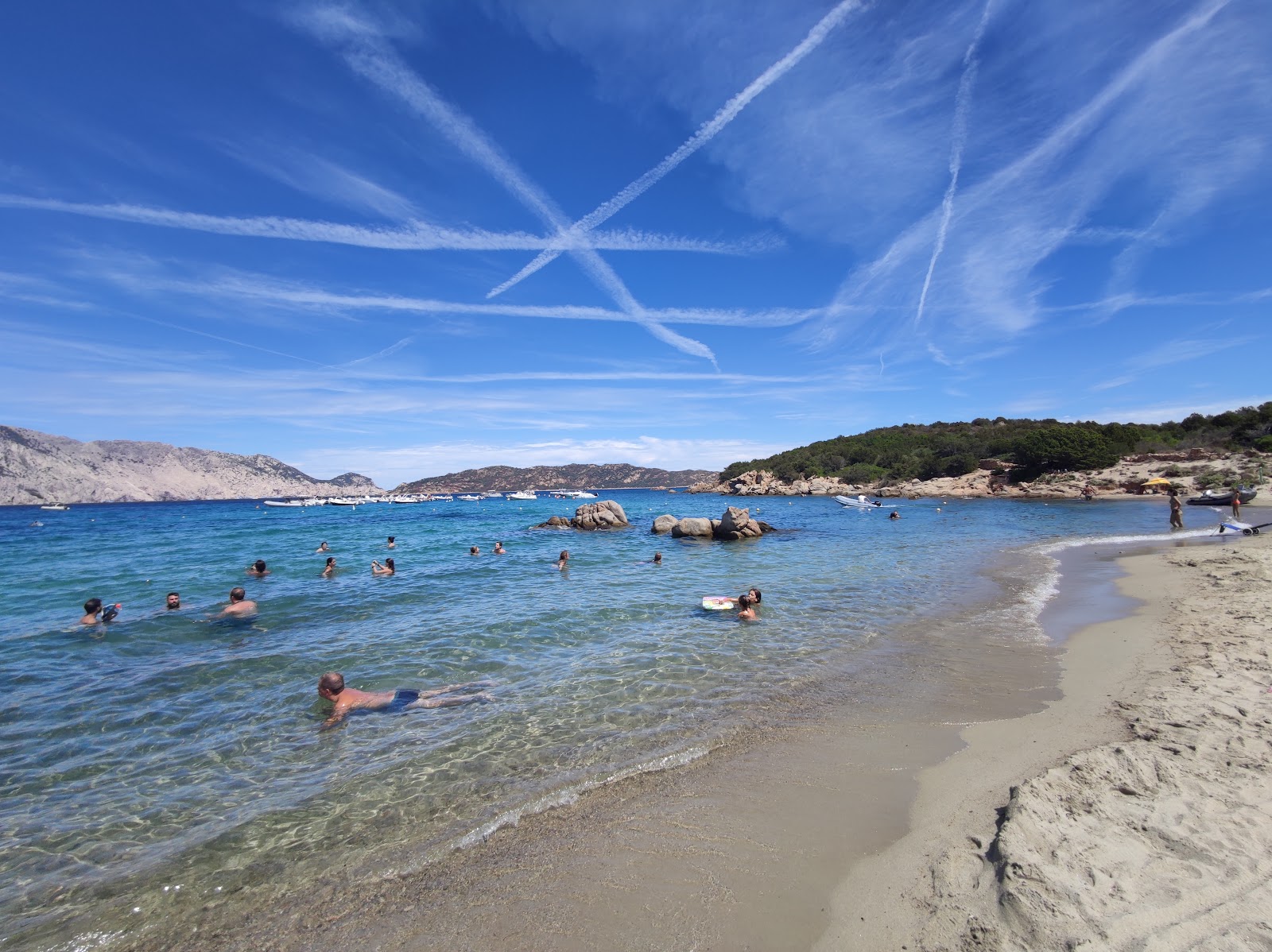 Zdjęcie Spiaggia Grande Baia z poziomem czystości wysoki