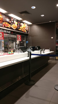 Atmosphère du Restaurant KFC Douai Sin le Noble à Lambres-Lez-Douai - n°16