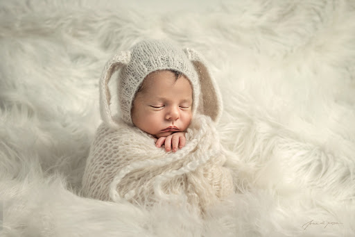 Pui de Poze | Sedinte foto nou nascuti, bebe, gravide si copii | Fotograf de familie in Bucuresti