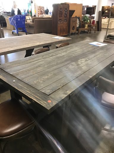 Building Materials Store «Habitat For Humanity ReStore Elgin», reviews and photos, 800 N State St, Elgin, IL 60123, USA