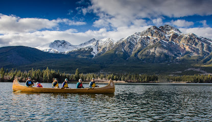 Wild Current Outfitters (Canoe rentals and tours in Jasper, Alberta, Canada)
